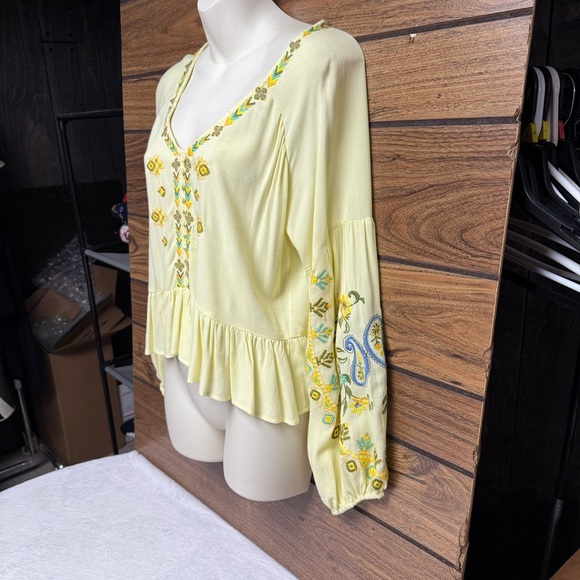 Chelsea & Violet XS Yellow Embroidered Blouse with Bell Sleeves - Picture 8 of 9